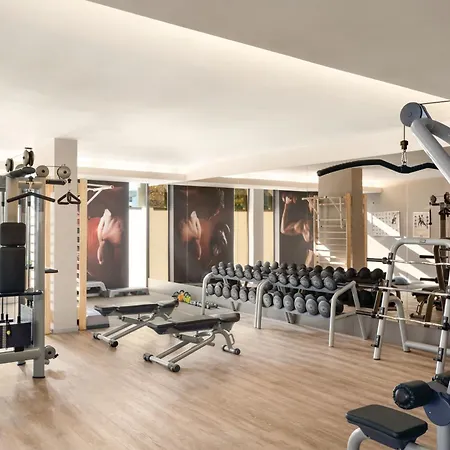 Ramada By Wyndham Parc 4*