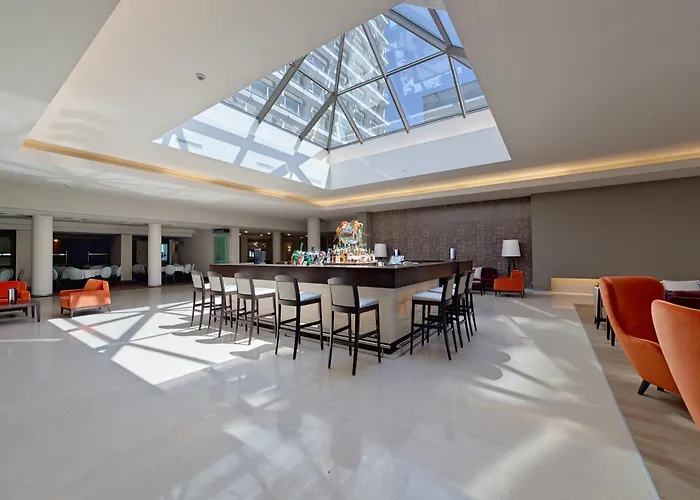 Ramada By Wyndham Parc 4*