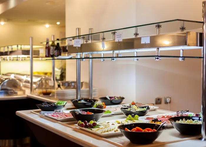 Ramada By Wyndham Parc Hotell 4*