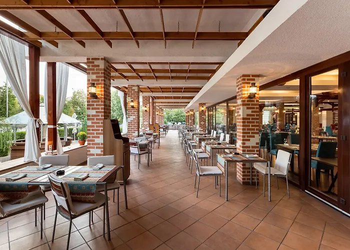 Ramada By Wyndham Parc Hotell