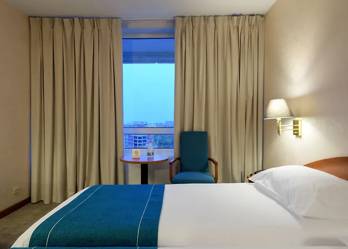 Hotell Ramada By Wyndham Parc 4*