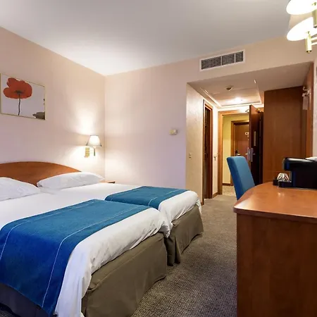 Hotel Ramada By Wyndham Parc