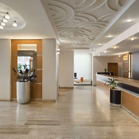 Otel Ramada By Wyndham Parc 4*