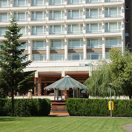 Ramada By Wyndham Parc