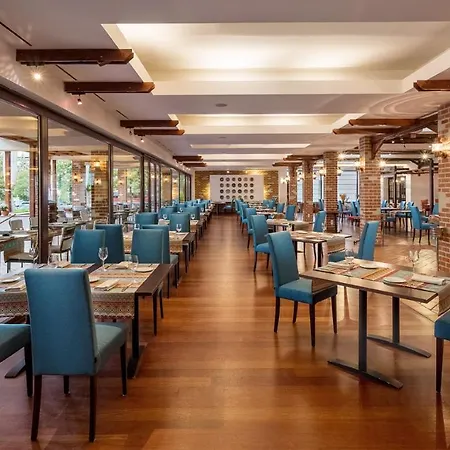 Ramada By Wyndham Parc