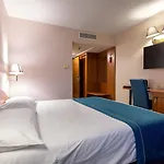 Ramada By Wyndham Parc Hotel 4*