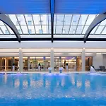 Hotel Ramada By Wyndham Parc 4*