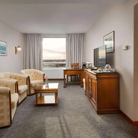Hotel Ramada By Wyndham Parc Bukarest