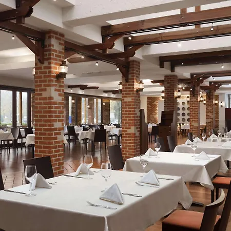 Hotel Ramada By Wyndham Parc