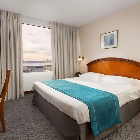 Ramada By Wyndham Parc Hotel 4*