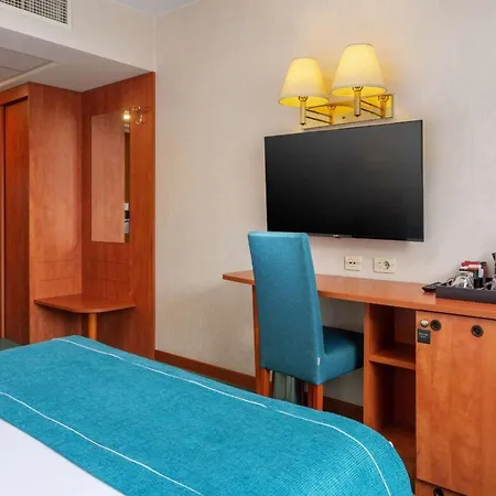 Ramada By Wyndham Parc 호텔 4*