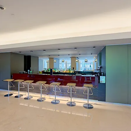 Hotel Ramada By Wyndham Parc