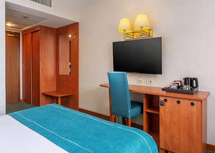 Ramada By Wyndham Parc 酒店 4*