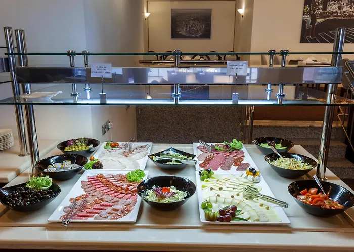 酒店 Ramada By Wyndham Parc 4*