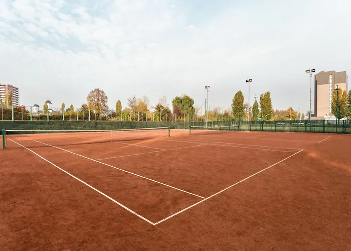 Ramada By Wyndham Parc 酒店