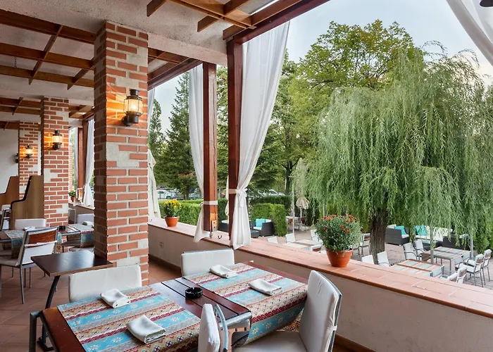 酒店 Ramada By Wyndham Parc 4*