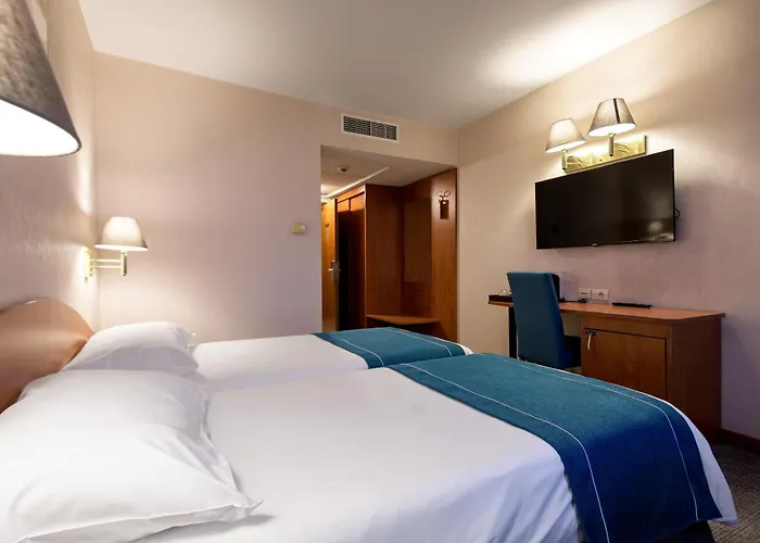 Ramada By Wyndham Parc Hotel 4*