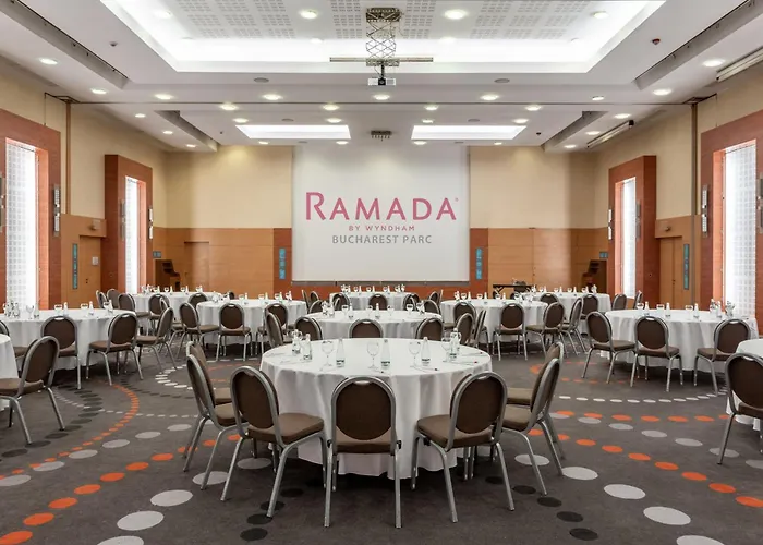 Hotell Ramada By Wyndham Parc 4*