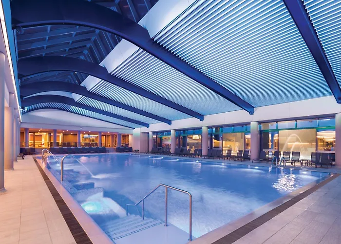 Hotell Ramada By Wyndham Parc 4*