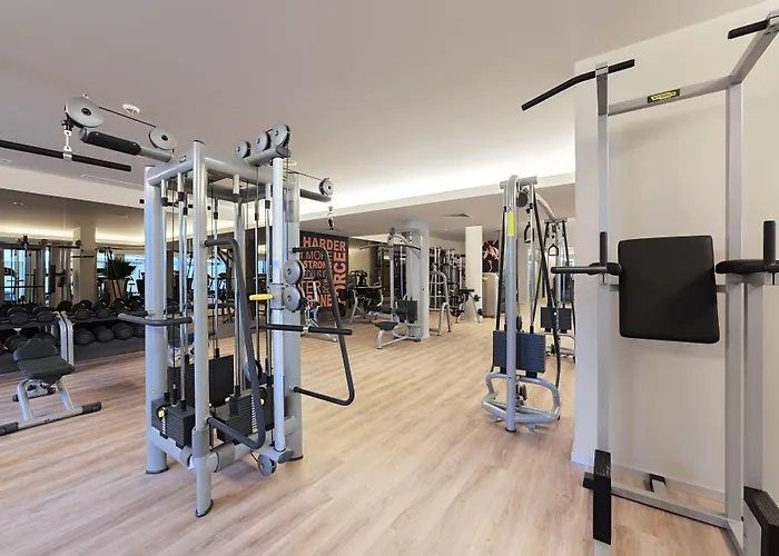 Ramada By Wyndham Parc 4*