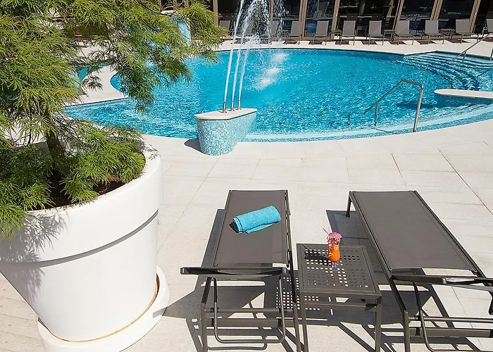 Hotell Ramada By Wyndham Parc