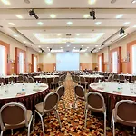 Ramada By Wyndham Parc 4*