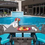 מלון Ramada By Wyndham Parc בוקרשט