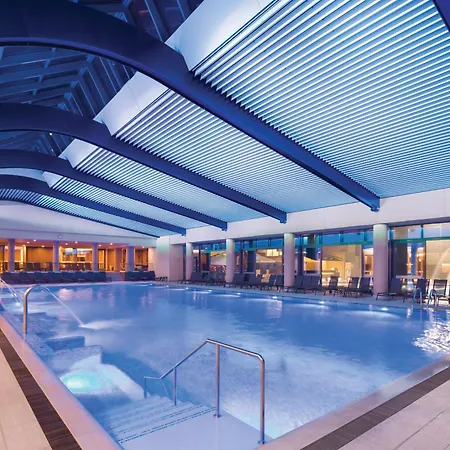 Hotel Ramada By Wyndham Parc 4*