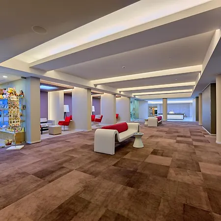 Отель Ramada By Wyndham Parc 4*